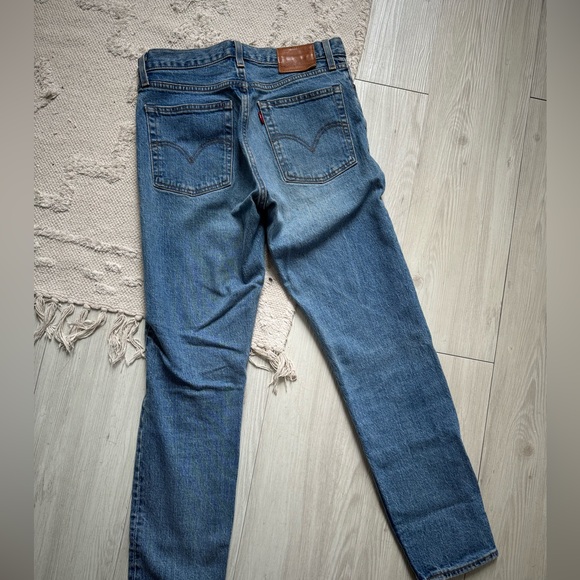 LEVI Wedgie fit jeans, size 26 - Picture 3 of 5